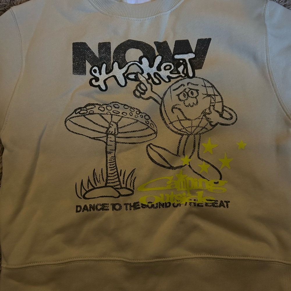 Zara Cream Pullover with Playful Graphic